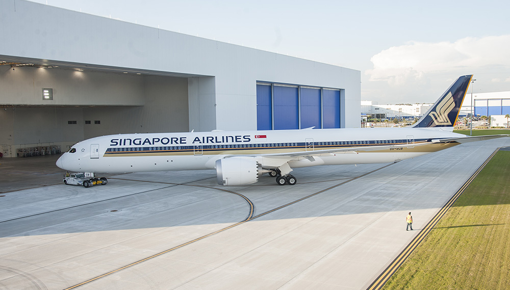 Singapore Airlines First Boeing 787 10 To Serve Osaka