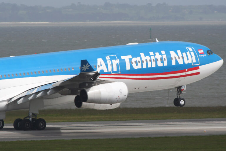 Etihad airways engineering signs contract with Air Tahiti Nui