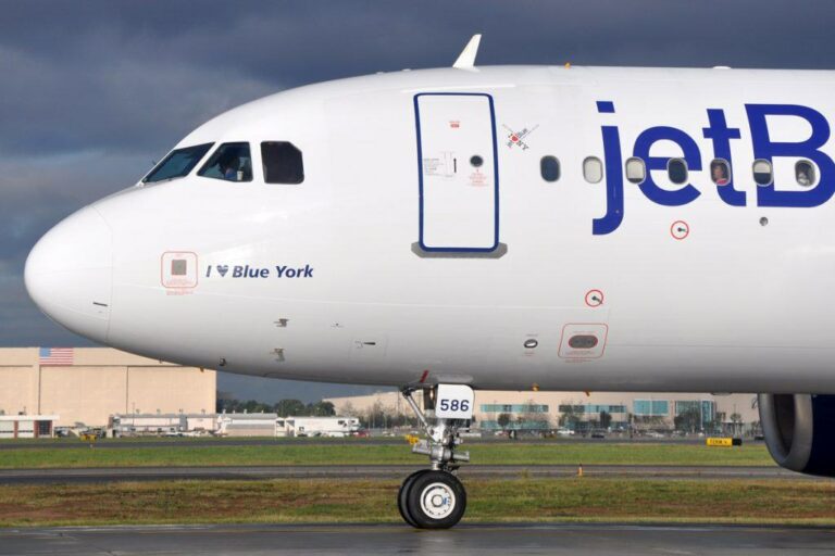 David Checketts to Leave JetBlue’s Board of Directors