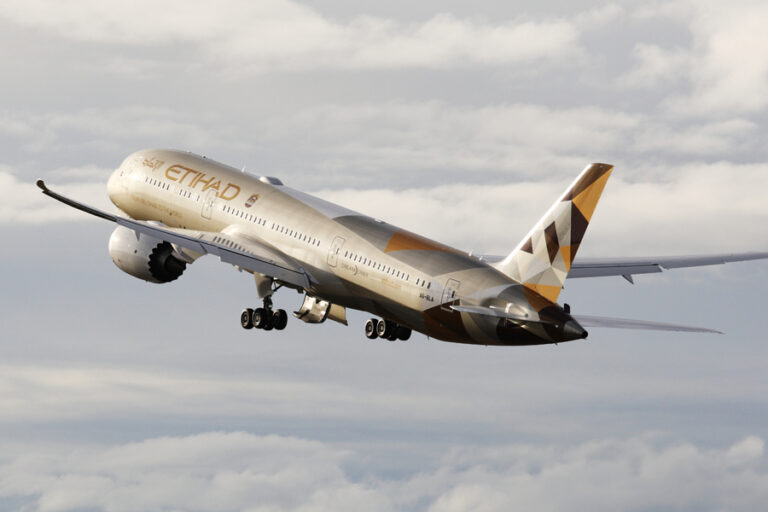 Etihad Airways Implements New Real Time​ Flight Tracking Technology