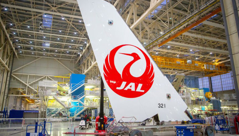 Airbus and Japan Airlines Sign Flight Hour Services Contract