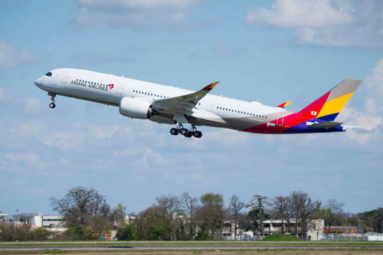 Asiana Airlines takes delivery of its first A350 XWB