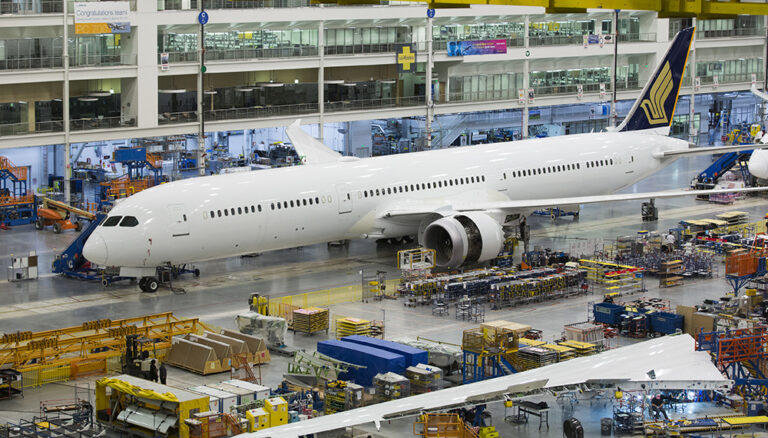 Boeing Rolls Out Singapore Airlines’ First 787-10 Dreamliner