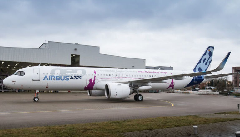 Airbus Rolls Out First A321neo ACF