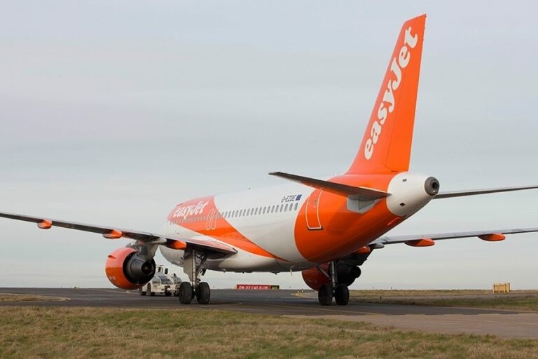 easyJet celebrates opening of new base in Amsterdam and announces further expansion