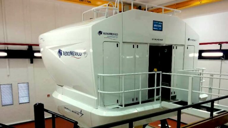 Aeromexico inaugurates new Boeing 787 Simulator