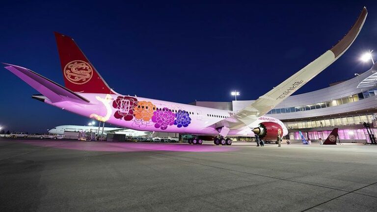 Boeing Delivers First 787-9 Dreamliner to Juneyao Airlines