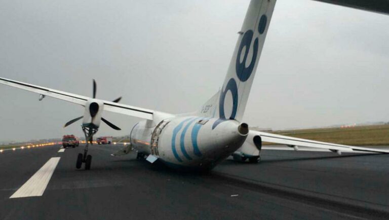Landing gear of a flybe airplane collapses during landing at Amsterdam