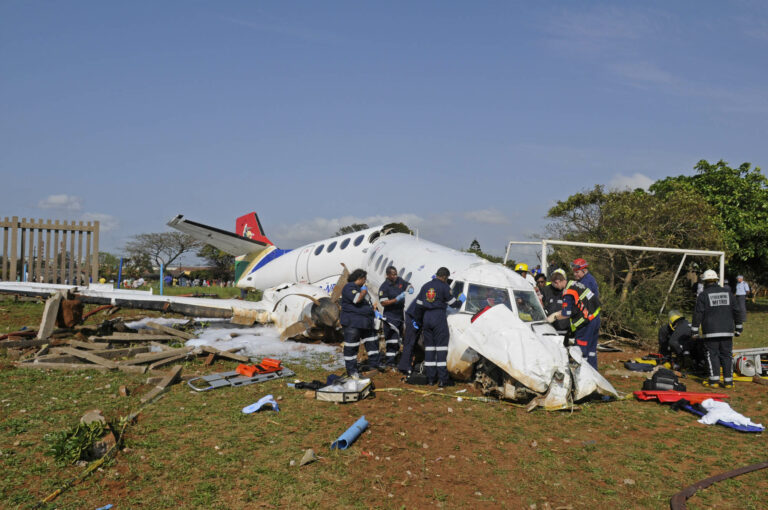 South African Airlink Flight Makes Emergency Landing
