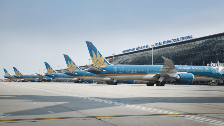 Vietnam Airlines Temporarily Suspends International Flights