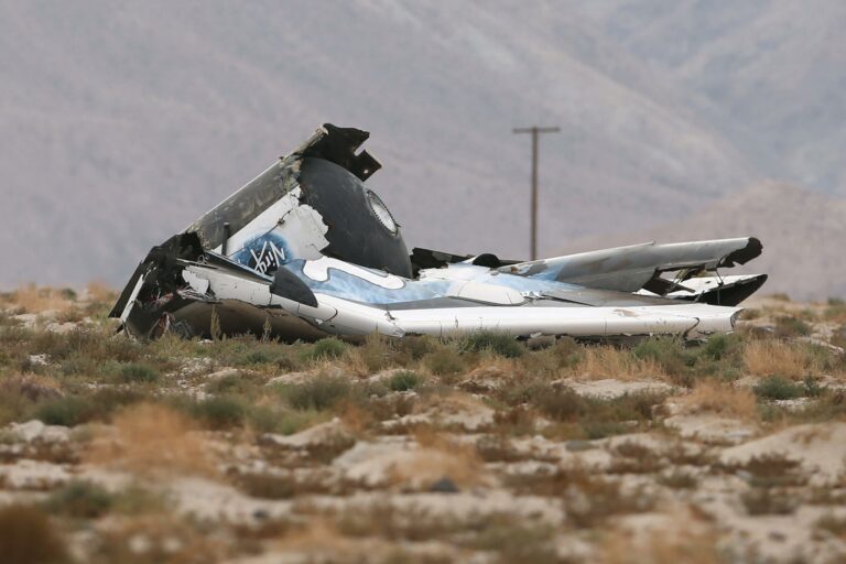 Virgin Galactic’s SpaceShipTwo crashes